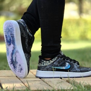 فروش هیجان انگیز ست کفش اسپرت مردانه زنانه مدل نایک دراگون Nike Dragon زیبا و پرفروش رنگ مشکی آبی زیره سفیدبا ارسال رایگان