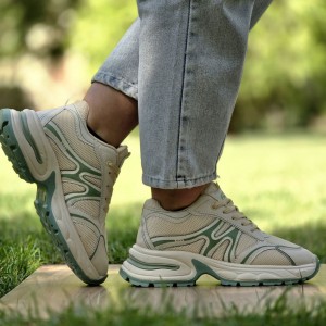 حراج خاص کفش کتونی اسپرت دخترانه و زنانه مدل مکس بادوام و سبک رنگ سفید نقره ای  با ارسال رایگان