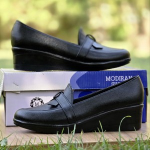 حراااج ویژه کفش  اداری و مجلسی زنانه بزرگپا رنگ مشکی خاص و سبک با ارسال رایگان