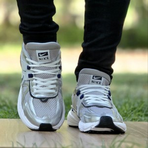 حراجی ست کفش  اسپرت مردانه زنانه مدل نایک دراگون Nike Dragon جدید و مقاوم رنگ طوسی آبی زیره سفید   با ارسال رایگان