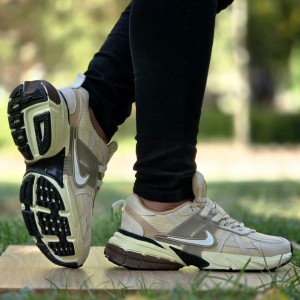 حراجی  فوق العاده کفش کتونی  اسپرت مردانه مدل وی تو کی جدید و بادوام رنگ سفید نقره ای  با ارسال رایگان