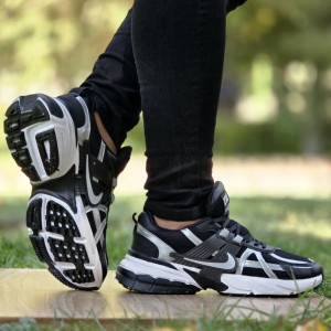 فروش فوق العاده عالی کفش کتونی  اسپرت مردانه  و پسرانه مدل وی تو کی ترند و به روز رنگ مشکی سفید  با ارسال رایگان