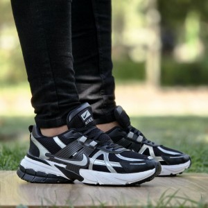 تخفیف فوق العاده عالی کفش کتونی  اسپرت مردانه مدل وی تو کی ترند و بادوام رنگ کرم  با ارسال رایگان