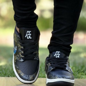 حراجی ست کفش  اسپرت مردانه زنانه مدل نایک دراگون Nike Dragon جدید و مقاوم رنگ طوسی آبی زیره سفید   با ارسال رایگان