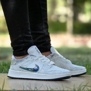 تخفیف خاص کفش  کتونی اسپرت مردانه زنانه مدل نایک دراگون جدید و شیک رنگ مشکی زیره سفید با ارسال رایگان