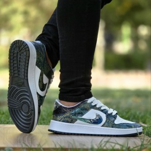 تخفیف فوق العاده کفش کتونی اسپرت مردانه و پسرانه مدل نایک دراگون متفاوت و شیک رنگ سفید  سبز با ارسال رایگان