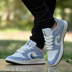 تخفیف فوق العاده کفش کتونی اسپرت مردانه و پسرانه مدل نایک دراگون متفاوت و شیک رنگ سفید  سبز با ارسال رایگان