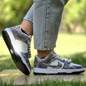 فروش  ست کفش کتونی اسپرت  مردانه زنانه مدل نایک دراگون منحصر به فرد و با کیفیت رنگ طوسی سفید  با ارسال رایگان