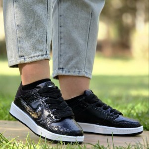 حراج ست کفش کتونی اسپرت  مردانه زنانه مدل نایک دراگون منحصر به فرد و شیک رنگ طوسی سفید  با ارسال رایگان