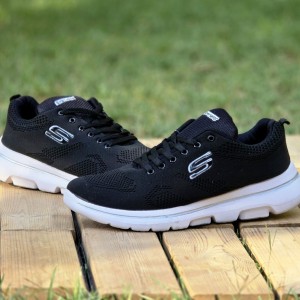 فروش هیجان انگیز کفش کتونی اسپرت مردانه و پسرانه مدل ادیداس اسپیسر بزرگپا  محکم و مقاوم رنگ سفید مشکی  با ارسال رایگان