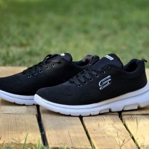 فروش هیجان انگیز کفش کتونی اسپرت مردانه و پسرانه مدل ادیداس اسپیسر بزرگپا  محکم و مقاوم رنگ سفید مشکی  با ارسال رایگان