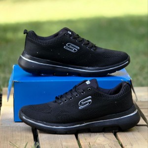 تخفیف هیجان انگیز کفش کتونی اسپرت مردانه و پسرانه مدل اسکیچرز بزرگپا  سبک و بادوام رنگ مشکی تمام با ارسال رایگان