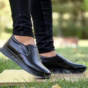 حراج بی تکرار کفش چرم طبیعی تبریز مردانه کلاسیک  و راحت  رنگ مشکی با ارسال رایگان