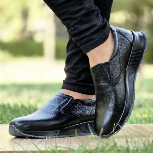 حراج بی تکرار کفش چرم طبیعی تبریز مردانه کلاسیک  و راحت  رنگ مشکی با ارسال رایگان