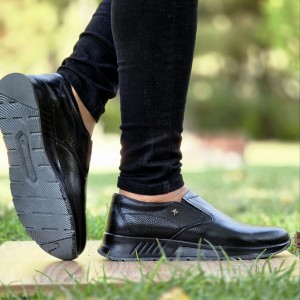 حراج بی تکرار کفش چرم طبیعی تبریز مردانه کلاسیک  و راحت  رنگ مشکی با ارسال رایگان