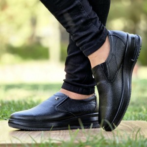 حراج بی تکرار کفش چرم طبیعی تبریز مردانه کلاسیک  و راحت  رنگ مشکی با ارسال رایگان