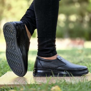 حراج بی تکرار کفش چرم طبیعی تبریز مردانه کلاسیک  و راحت  رنگ مشکی با ارسال رایگان