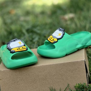 فروش منحصر به فرد  صندل و دمپایی بچگانه کرومی عروسکی دخترانه و پسرانه بامزه و شیک رنگ طوسی  با ارسال رایگان