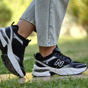 فروش خاص کفش کتونی اسپرت دخترانه و زنانه مدل نیوبالانس  طرح کپسولی طراحی خوش دوخت رنگ کرم با ارسال رایگان