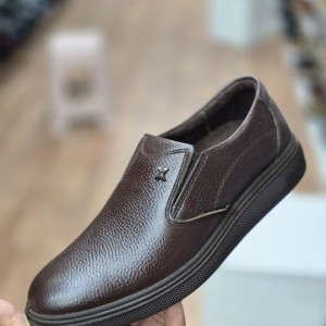 آفرررررر ویژه کفش چرم طبیعی تبریز مردانه رنگ قهوه ای ایکس دار مناسب استفاده آقایان خوش سلیقه و ترند بازار با ارسال رایگان