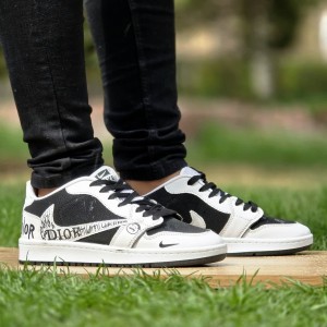 آفر ویژه کفش کتونی ونس اسپرت مردانه و پسرانه مدل نایک جردن وودو (Nike Jordan Voodoo) ترند بازاررر رنگ سفیدطوسیی با ارسال رایگان