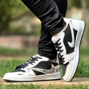آفر ویژه کفش کتونی ونس اسپرت مردانه و پسرانه مدل نایک جردن وودو (Nike Jordan Voodoo) ترند بازاررر رنگ سفیدطوسیی با ارسال رایگان