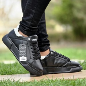 فروووش ویژه کفش کتونی اسپرت ونس مردانه مدل برشکا Bershka  با کیفیتتتت عالی  رنگ سفید تمام با ارسال رایگان