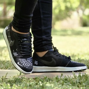 آفر ویژه کفش کتونی ونس اسپرت مردانه و پسرانه مدل نایک جردن وودو (Nike Jordan Voodoo) ترند بازاررر رنگ مشکی تمامم با ارسال رایگان