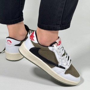 نایک حردن تراویس