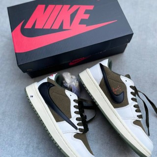 نایک تراویس اسکات