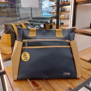 کیف بزرگ پرادا