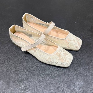 کالج بالرینی ( مری جین ) توری گل دار