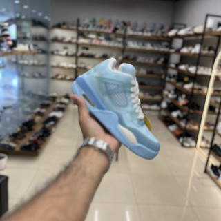 نایک جردن 4