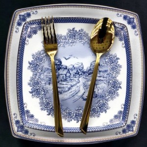 سرویس چینی 30 پارچه پردیس کاشان پاریس طرح  رزگاردن