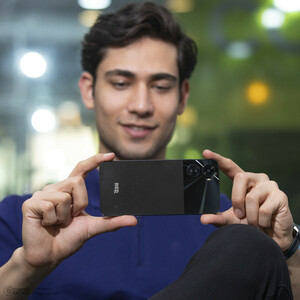 گوشی موبایل رد تون مدل E10 دو سیم کارت ظرفیت 64 گیگابایت و رم 4 گیگابایت