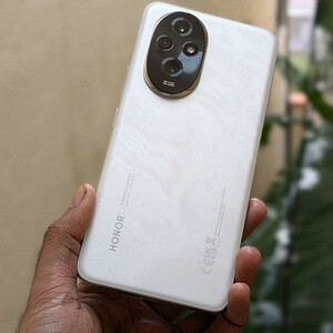 گوشی موبایل آنر مدل 200 دو سیم کارت ظرفیت 256 گیگابایت و رم 12 گیگابایت