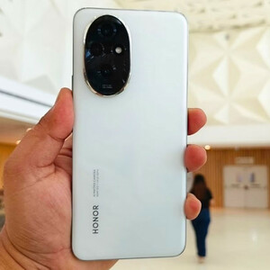 گوشی موبایل آنر مدل 200 دو سیم کارت ظرفیت 256 گیگابایت و رم 12 گیگابایت