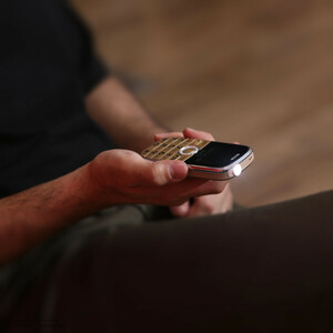 گوشی موبایل جی ال ایکس مدل F8 دو سیم کارت