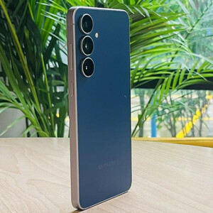 گوشی موبایل سامسونگ مدل Galaxy S25 FE دو سیم کارت ظرفیت 256 گیگابایت و رم 8 گیگابایت - ویتنام