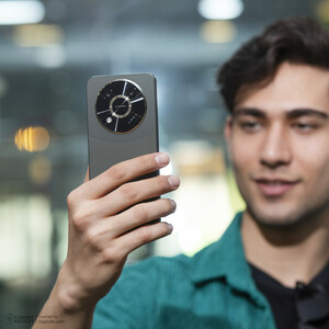 گوشی موبایل وکال مدل V2 دو سیم کارت ظرفیت 128 گیگابایت و رم 6 گیگابایت