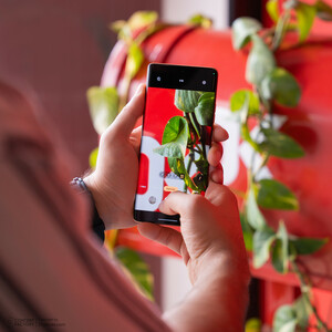 گوشی موبایل موتورولا مدل Edge 50 دو سیم کارت ظرفیت 512 گیگابایت و رم 12 گیگابایت