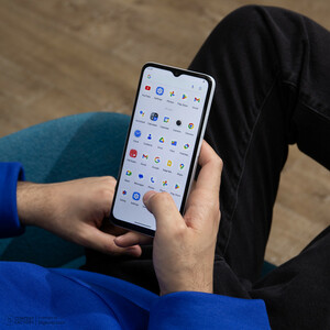 گوشی موبایل وکال مدل V01 دو سیم کارت ظرفیت 128 گیگابایت و رم 4 گیگابایت