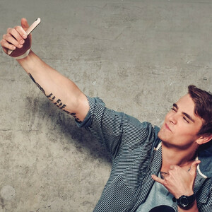 گوشی موبایل ایسوس مدل Zenfone Max Plus ZB570TL دو سیم کارت ظرفیت 64 گیگابایت