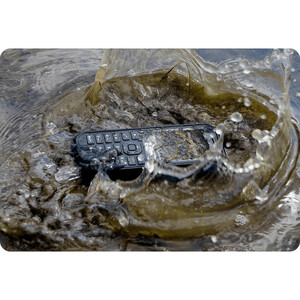 گوشی موبایل کاترپیلار مدل B26 دو سیم کارت ظرفیت 8 مگابایت و رم 8 مگابایت