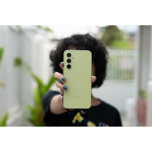 گوشی موبایل سامسونگ مدل Galaxy A54 5G دو سیم کارت ظرفیت 256 گیگابایت و رم 8 گیگابایت به همراه شارژر سامسونگ - ویتنام