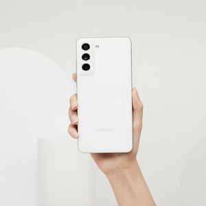 کارکرده - گوشی موبایل سامسونگ مدل Galaxy S21 FE 5G دو سیم کارت ظرفیت 256 گیگابایت و رم 8 گیگابایت