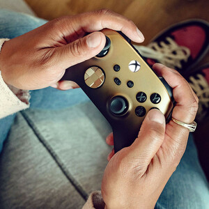 دسته بازی ایکس باکس Sereis S/X مدل Gold Shadow Special Edition