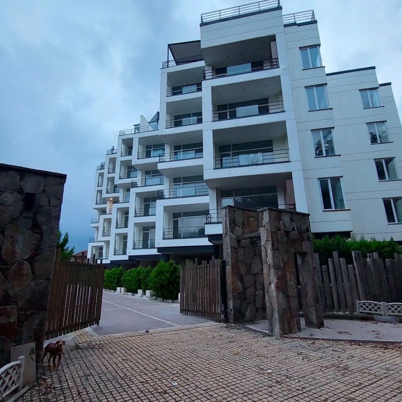 کد۳۳ // فروش آپارتمان در شمال - رویان - مجتمع باتیس