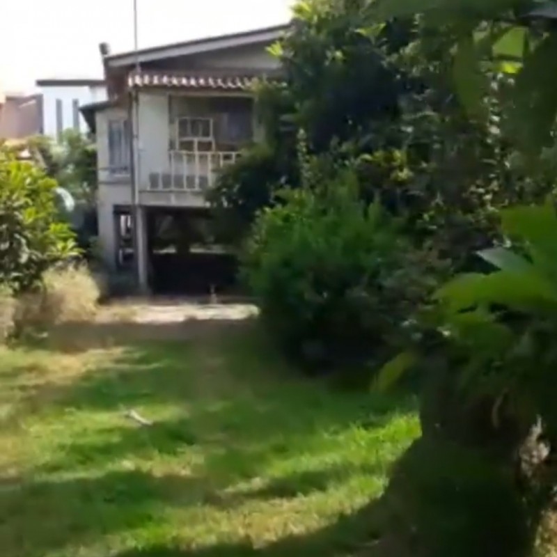 کد۴۸ // باغ ویلا ۱۵۰۰ متری تجاری - مسکونی در شمال - رویان - میدان الغدیر