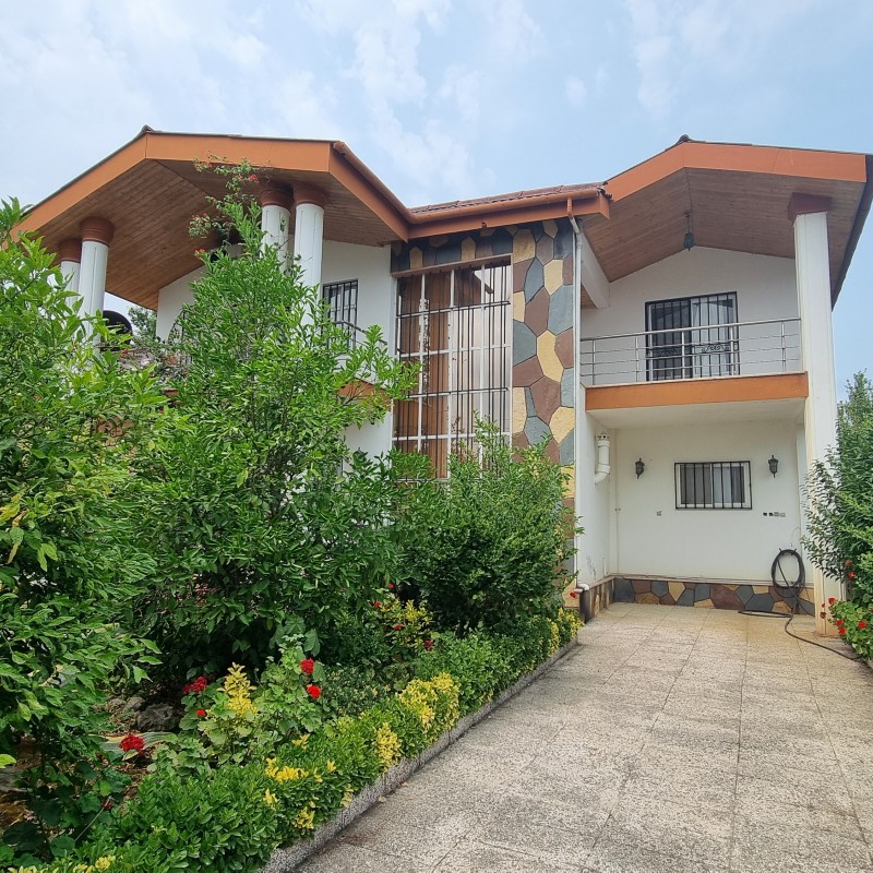 کد۶۴ // فروش ویلا در نوشهر - سیسنگان - شهرک آزالیا